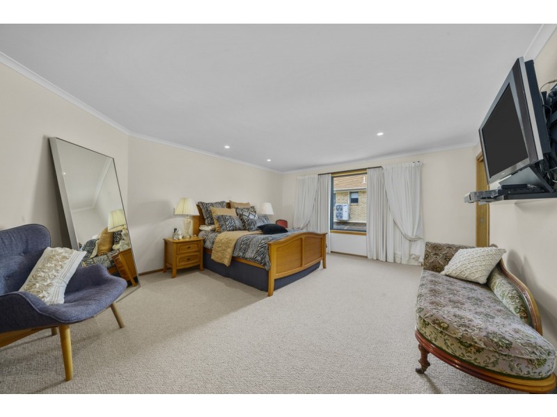 15 Macrobertsons Terrace, Claremont TAS 7011
