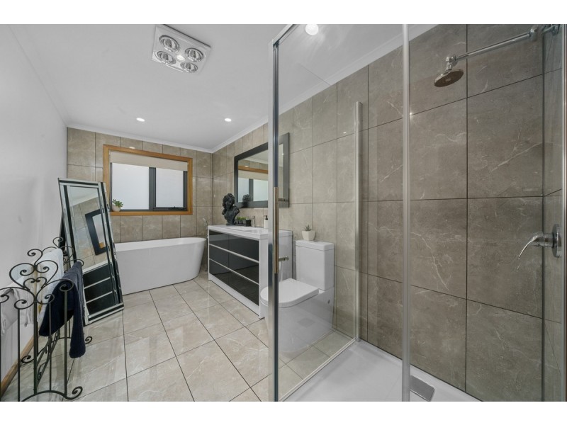 15 Macrobertsons Terrace, Claremont TAS 7011