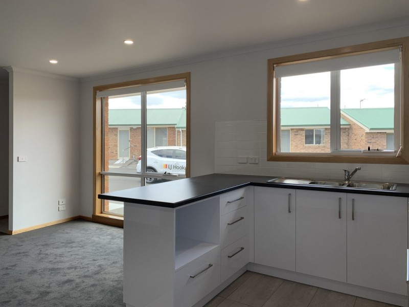10/2 Downie Street, Brighton TAS 7030