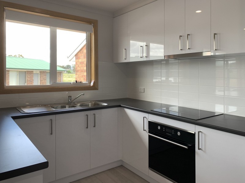 10/2 Downie Street, Brighton TAS 7030