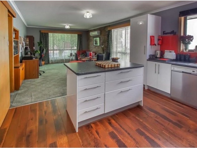 8 Cheviot Road, West Moonah TAS 7009