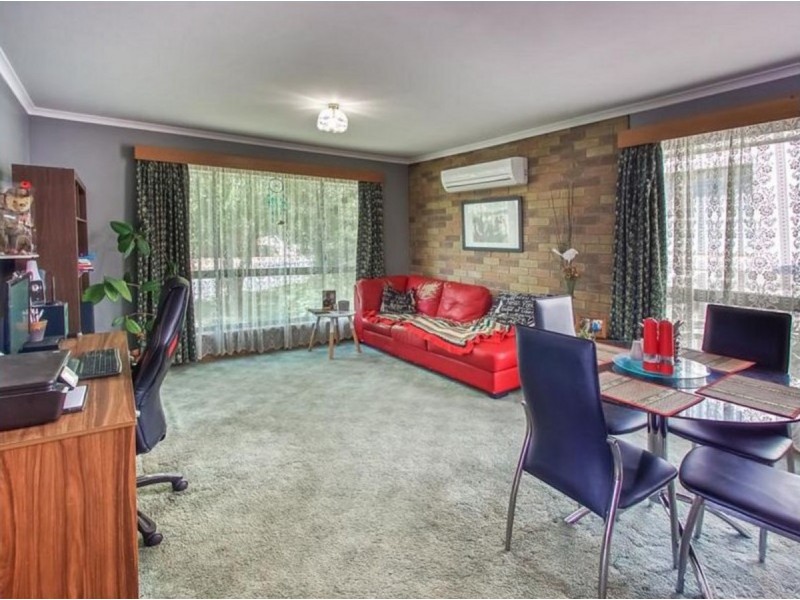 8 Cheviot Road, West Moonah TAS 7009
