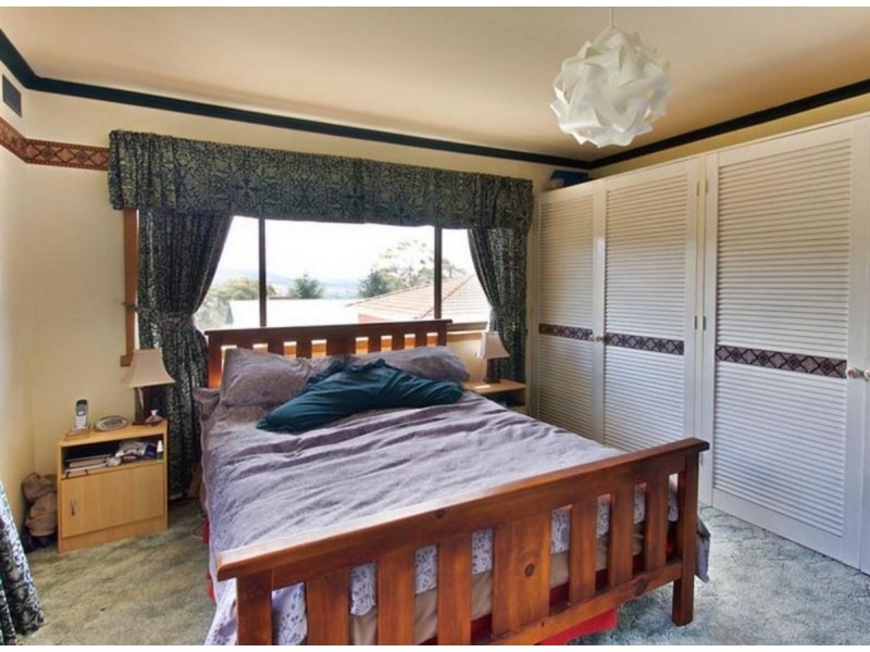 8 Cheviot Road, West Moonah TAS 7009
