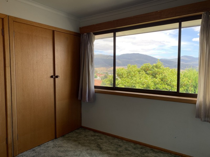 8 Cheviot Road, West Moonah TAS 7009