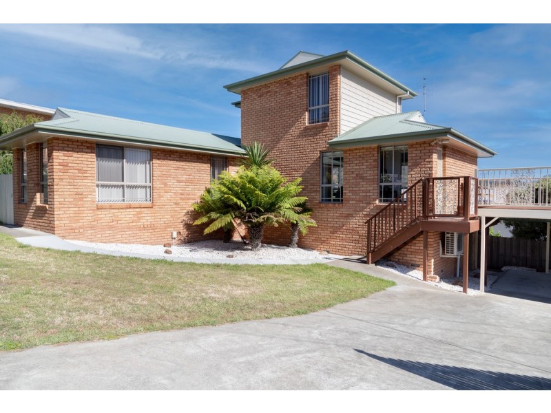 1A Nubeena Street, Lindisfarne TAS 7015