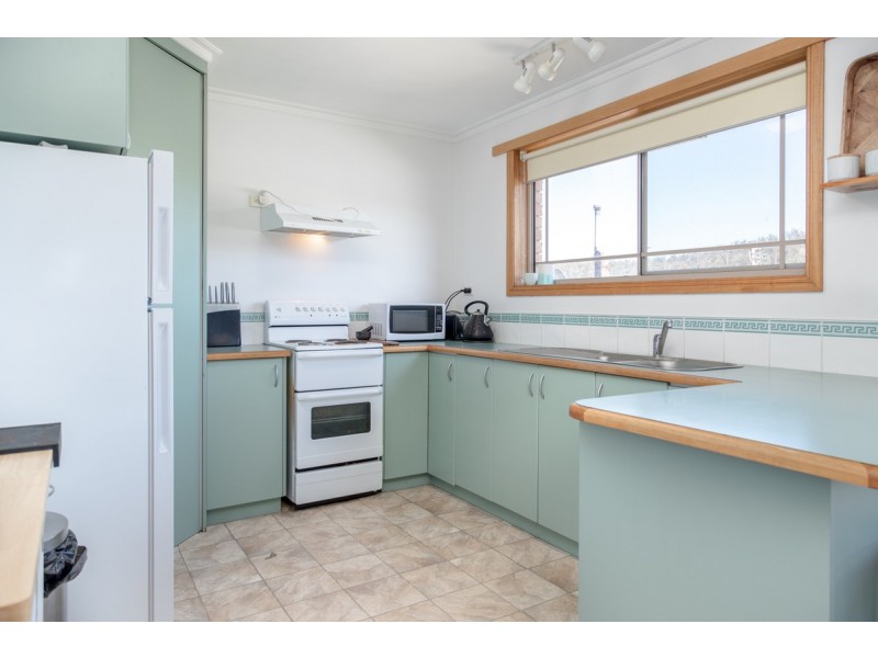 1A Nubeena Street, Lindisfarne TAS 7015