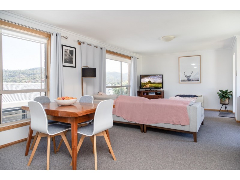 1A Nubeena Street, Lindisfarne TAS 7015