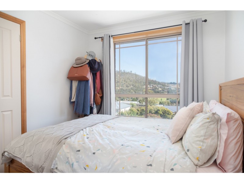 1A Nubeena Street, Lindisfarne TAS 7015