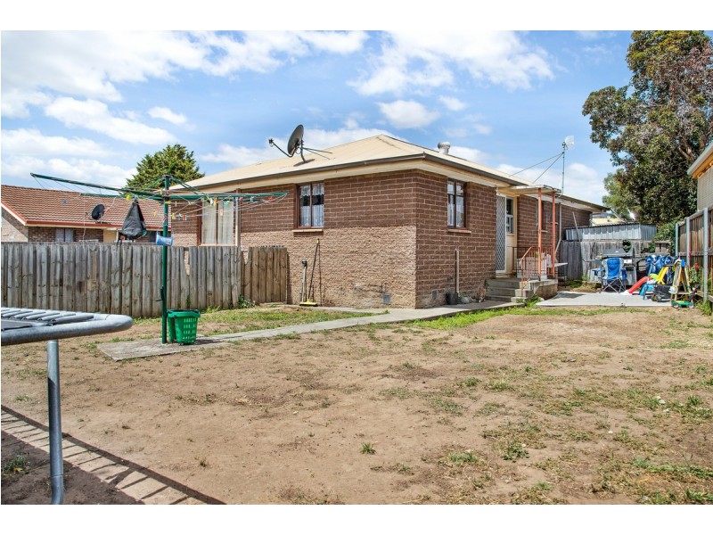 1 Guilford Crescent, Gagebrook TAS 7030