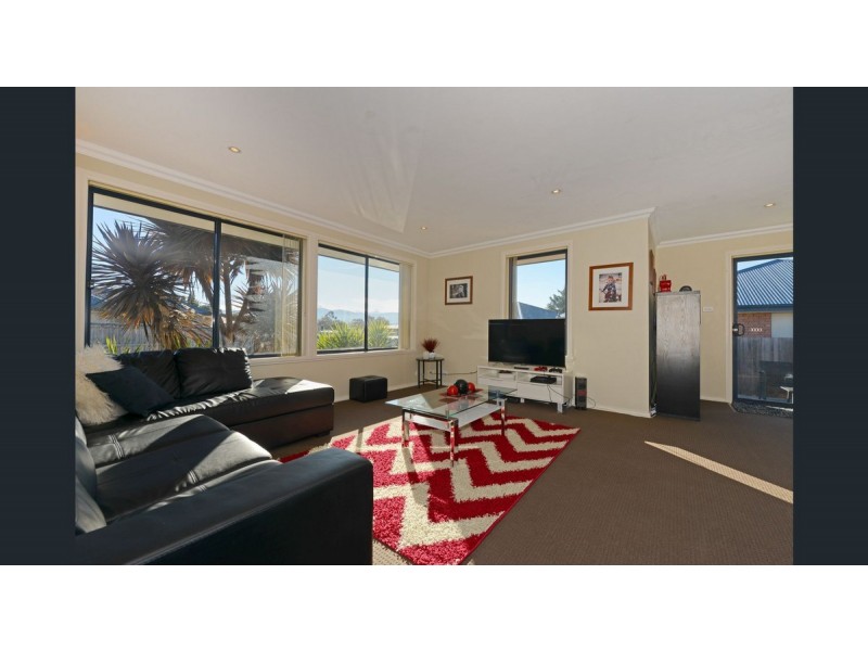2/21 Alice Place, Brighton TAS 7030