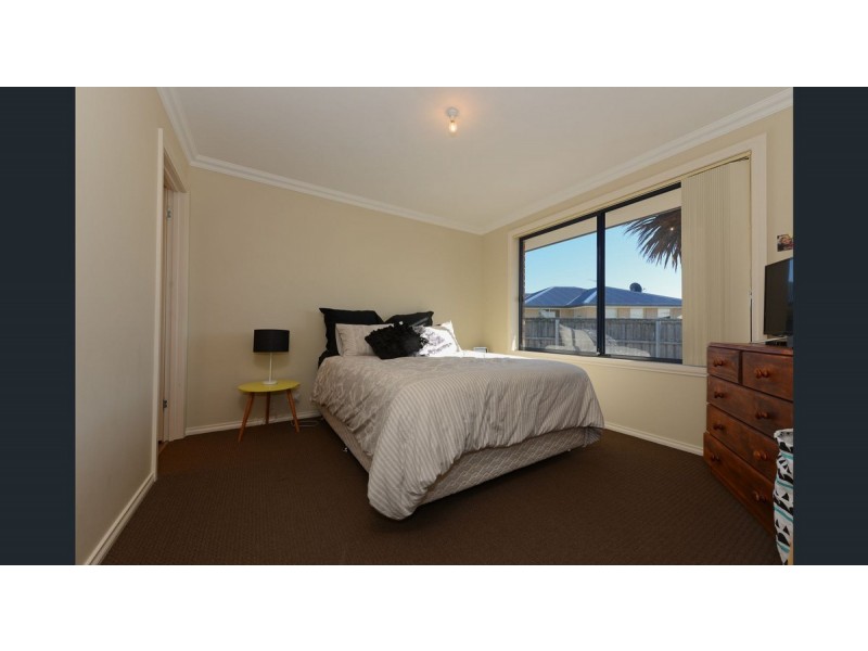 2/21 Alice Place, Brighton TAS 7030