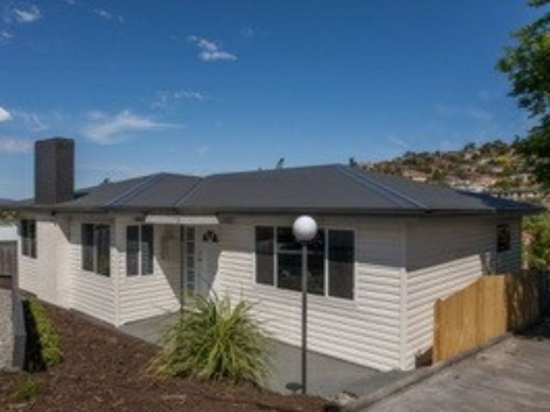 1/14 Alcides Avenues, Lenah Valley TAS 7008