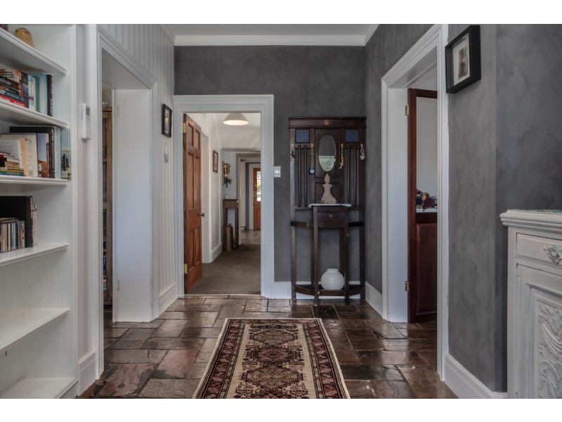 86 Main Street, Kempton TAS 7030