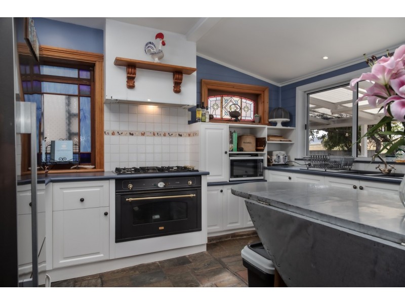 86 Main Street, Kempton TAS 7030