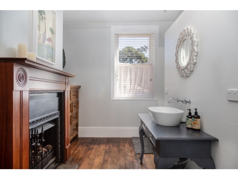 86 Main Street, Kempton TAS 7030