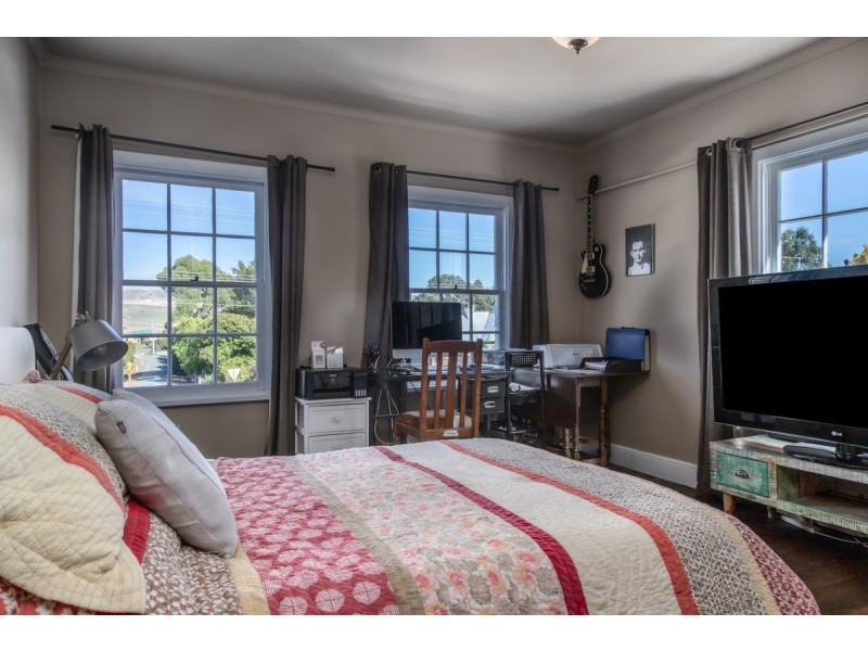 86 Main Street, Kempton TAS 7030