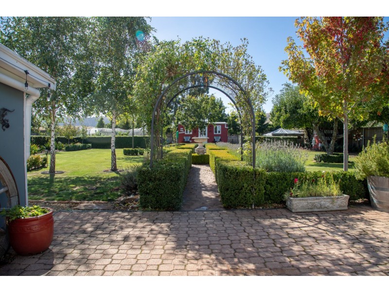 86 Main Street, Kempton TAS 7030