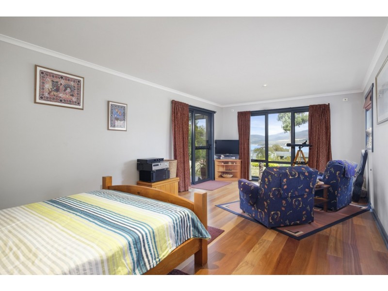 5 Jessica Court, Howden TAS 7054