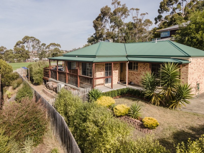 7 Sandra Drive, Blackmans Bay TAS 7052