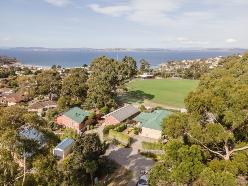 7 Sandra Drive, Blackmans Bay TAS 7052