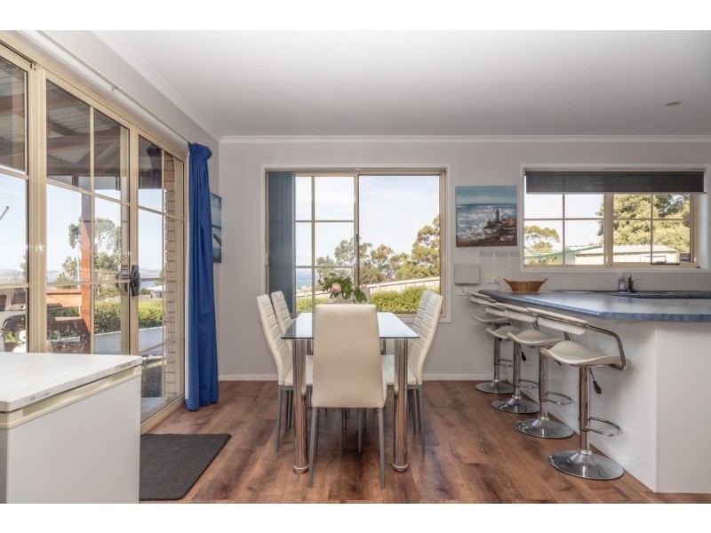 7 Sandra Drive, Blackmans Bay TAS 7052