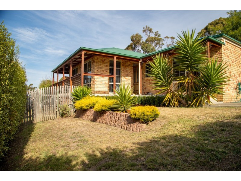 7 Sandra Drive, Blackmans Bay TAS 7052