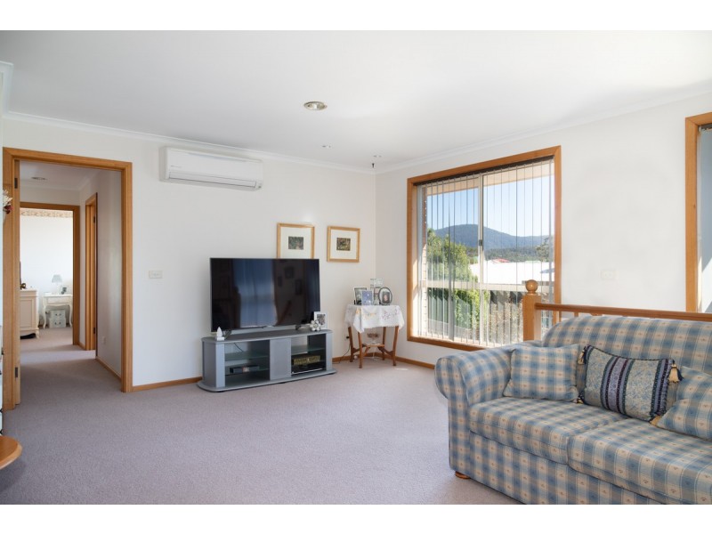 8 Copley Road, Lenah Valley TAS 7008