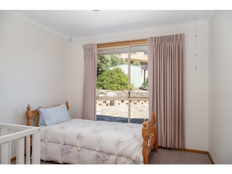 8 Copley Road, Lenah Valley TAS 7008