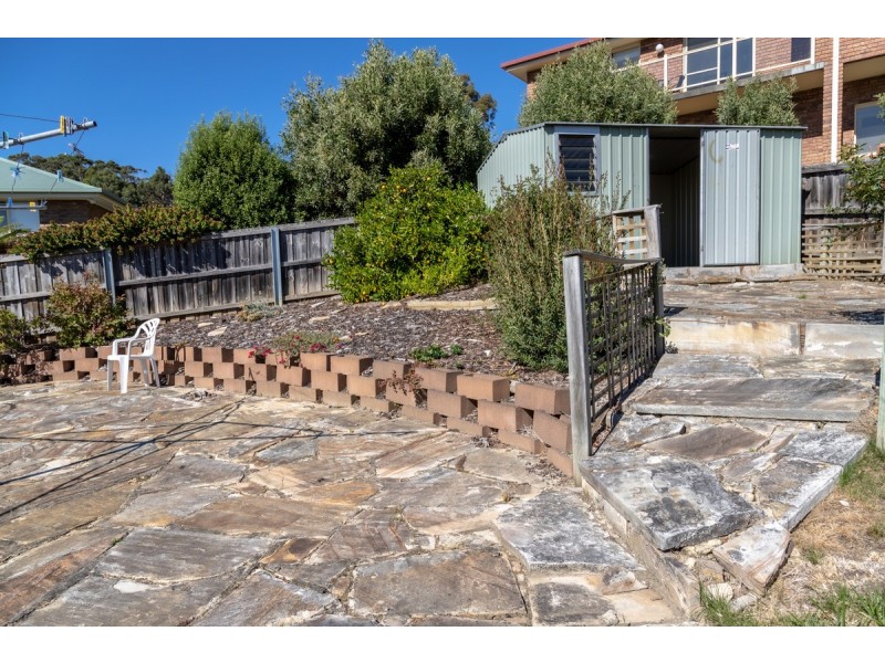 8 Copley Road, Lenah Valley TAS 7008