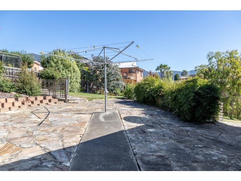 8 Copley Road, Lenah Valley TAS 7008