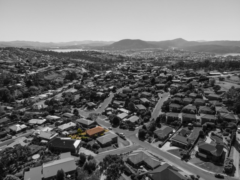 8 Copley Road, Lenah Valley TAS 7008