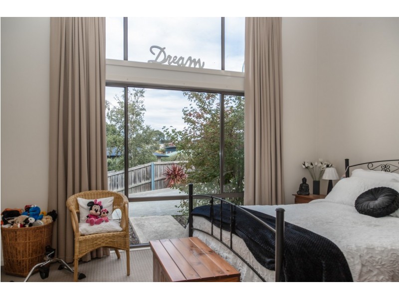 1/50 Whitewater Crescent, Kingston TAS 7050