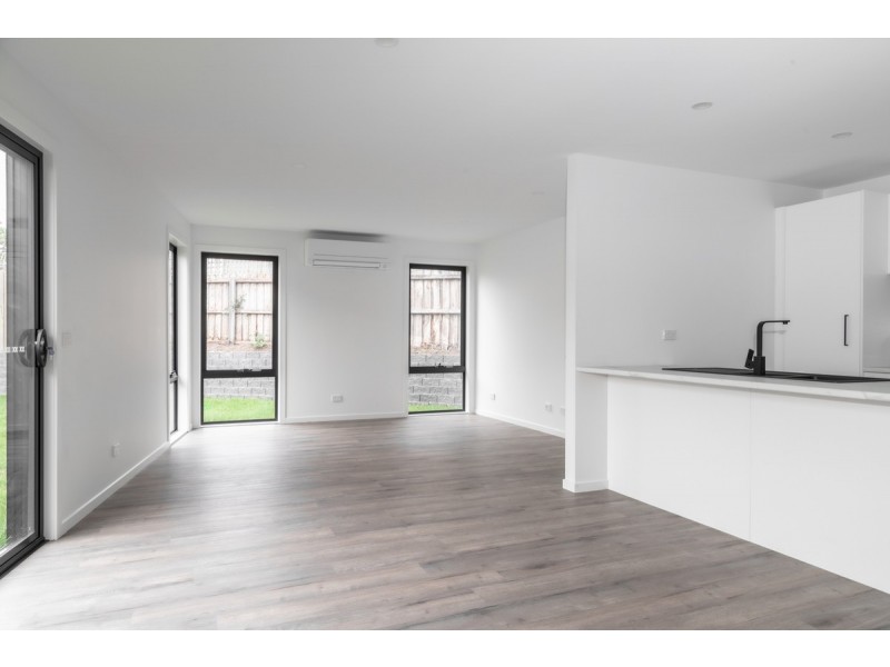 2/199 Bligh Street, Warrane TAS 7018