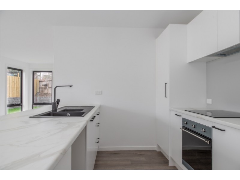 2/199 Bligh Street, Warrane TAS 7018