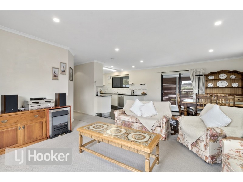 2/8 Taranaki Place, Snug TAS 7054