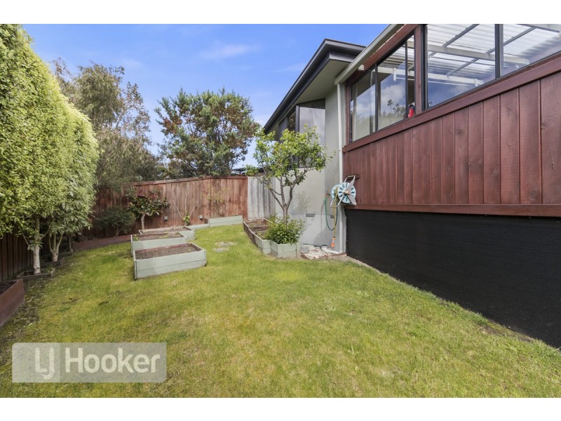 2/8 Taranaki Place, Snug TAS 7054