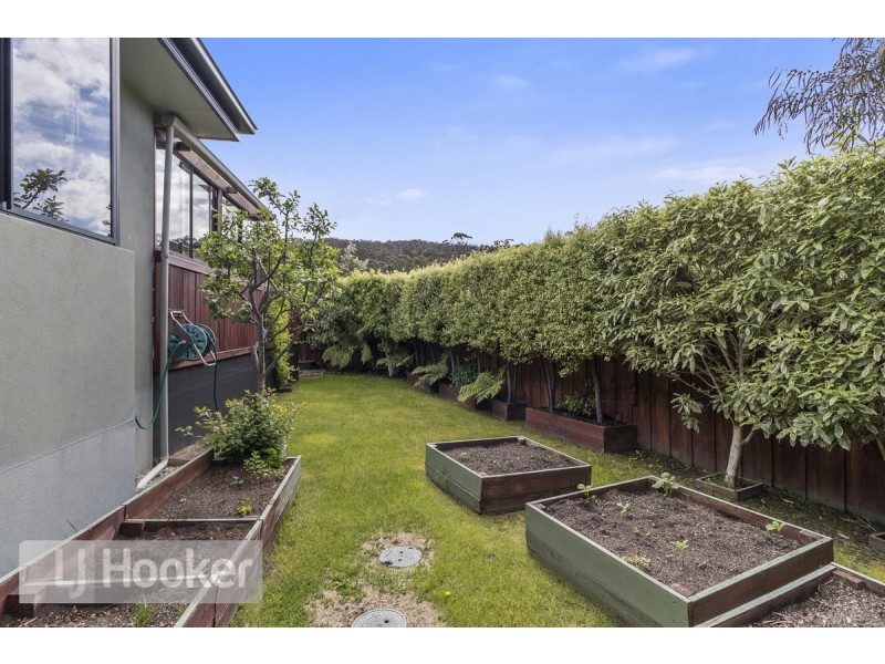 2/8 Taranaki Place, Snug TAS 7054