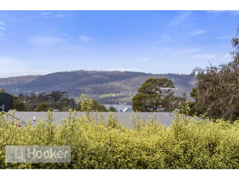 2/8 Taranaki Place, Snug TAS 7054