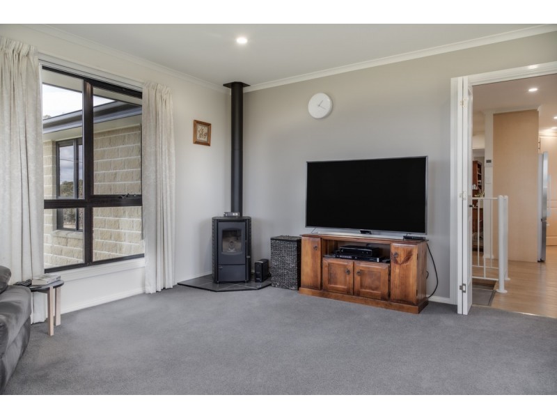 27 Hillview Drive, Margate TAS 7054