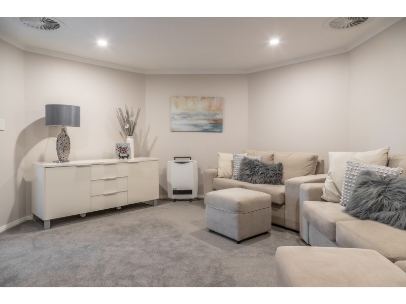 27 Hillview Drive, Margate TAS 7054