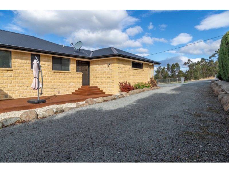 27 Hillview Drive, Margate TAS 7054