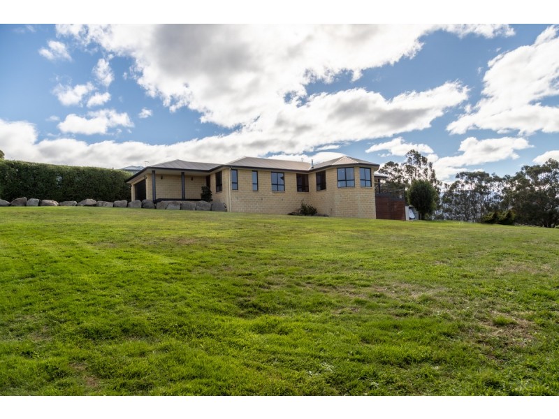 27 Hillview Drive, Margate TAS 7054