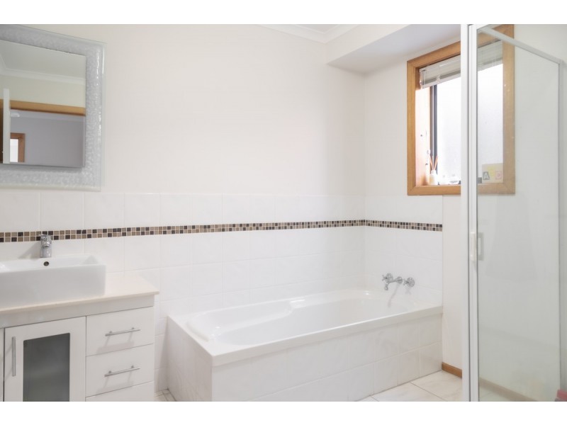 12 Treetops Court, Claremont TAS 7011