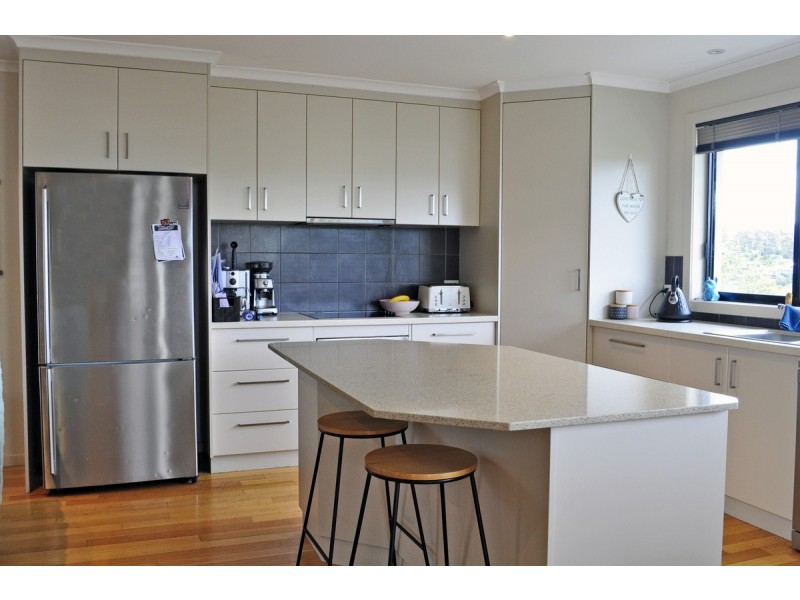 16 Mountain View Drive, Kingston TAS 7050