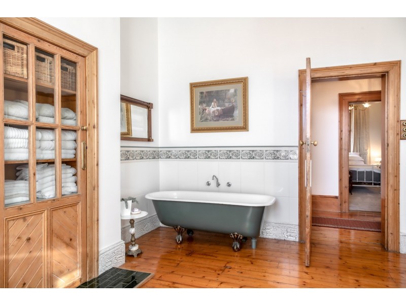 1 Loscombe Court, Moonah TAS 7009