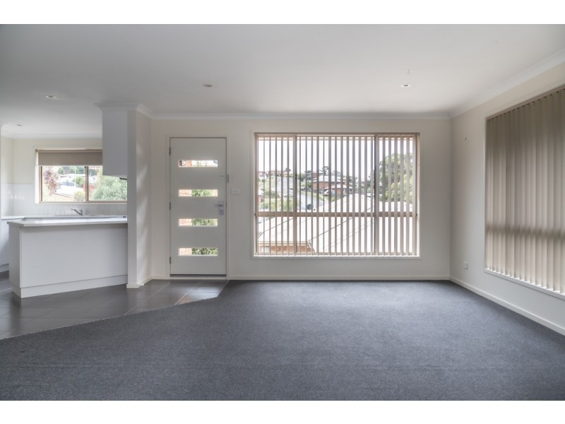 2/42 Branscombe Road, Claremont TAS 7011