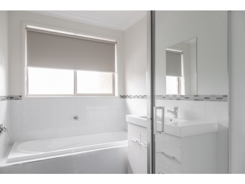 2/42 Branscombe Road, Claremont TAS 7011