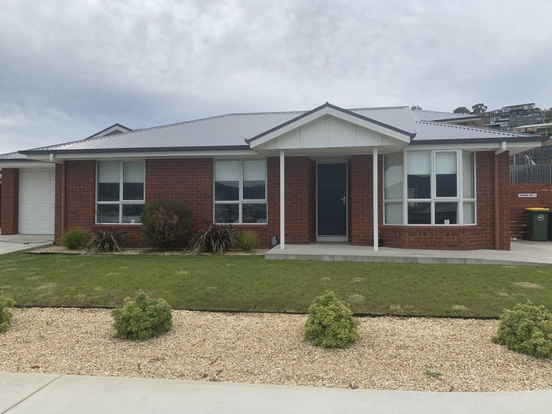 4/24 Henty Close, Old Beach TAS 7017