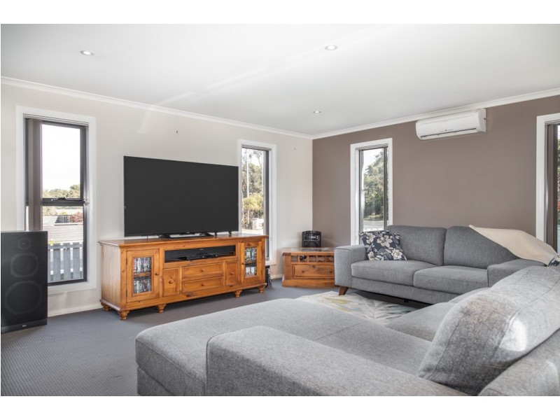 8 Dickson Street, Electrona TAS 7054