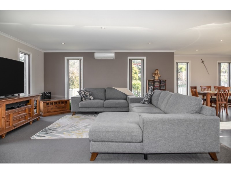 8 Dickson Street, Electrona TAS 7054